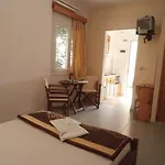 Kavourakia Lägenhetshotell 4*