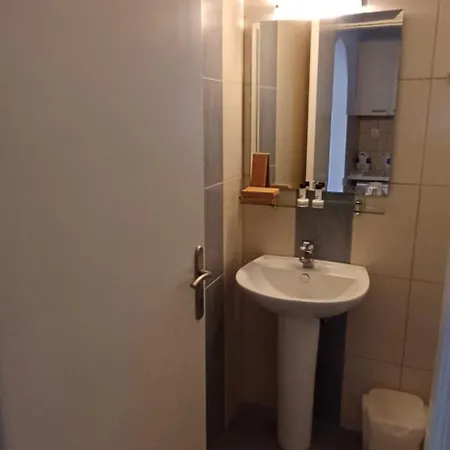 Apart Otel Kavourakia 2*