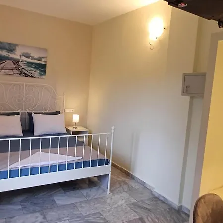 Aparthotel Kavourakia 2*