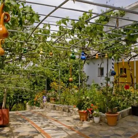 Апарт-отель Kavourakia