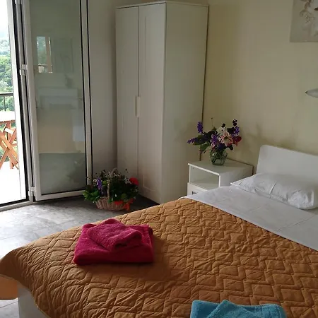 Kavourakia Колиос