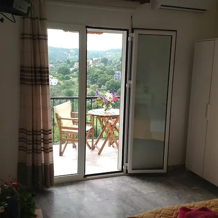 Aparthotel Kavourakia 2*