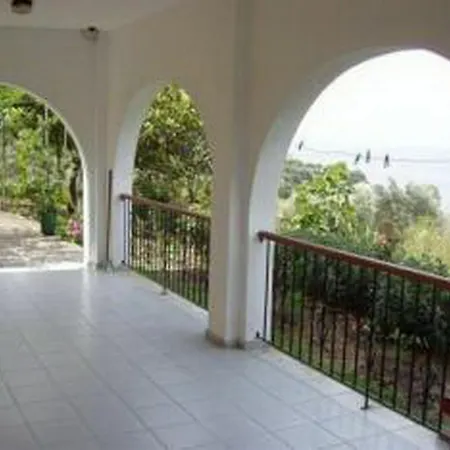 Kavourakia Aparthotel