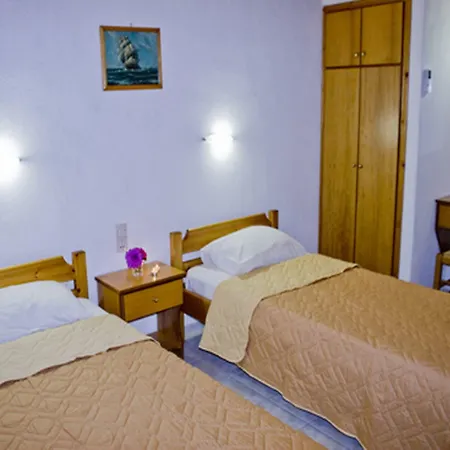 Lägenhetshotell Kavourakia 4*